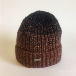 New Steve Madden Brown knitted hat one size.